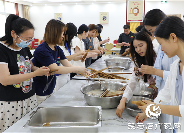 駐馬店高新區(qū):濃情端午 “粽”享快樂