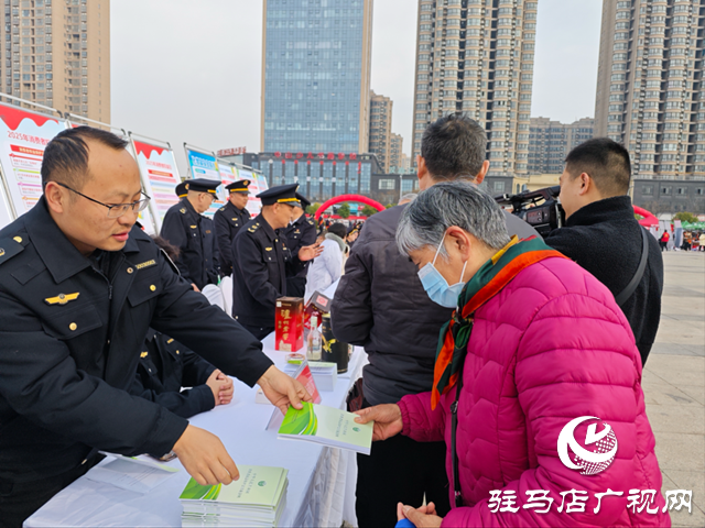 駐馬店市市場監管局示范區分局開展國際消費者權益日宣傳活動