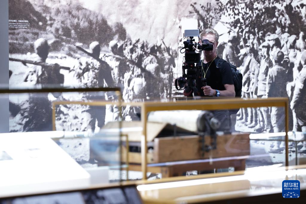 近200名境內外記者赴中國人民抗日戰爭紀念館等地參觀采訪