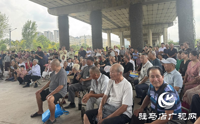 黃河戲劇節“送戲到身邊”:戲曲名家走進社區 經典唱段回蕩街頭