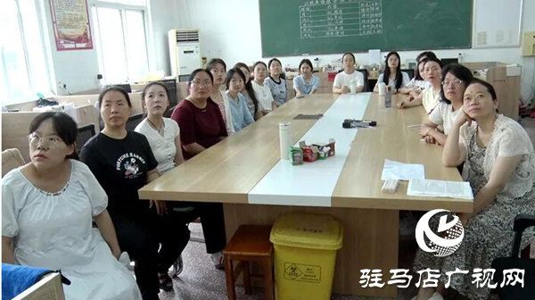 遂平一高組織全體師生收看紀(jì)念中國(guó)人民抗日戰(zhàn)爭(zhēng)暨世界反法西斯戰(zhàn)爭(zhēng)勝利80周年大會(huì)直播