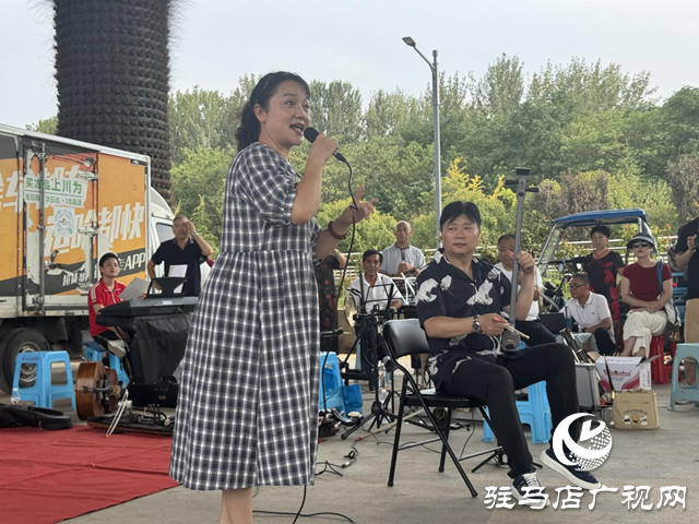 黃河戲劇節“送戲到身邊”:戲曲名家走進社區 經典唱段回蕩街頭