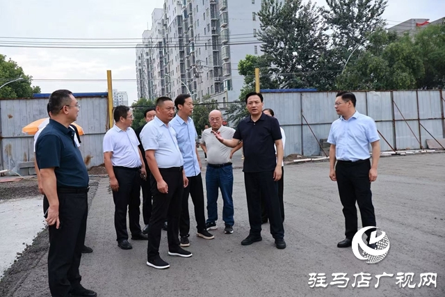西平縣委書記侯公濤率領(lǐng)縣四大班子相關(guān)領(lǐng)導及部門主要負責人實地調(diào)研重點民生項目