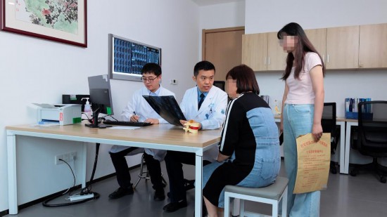 挺直腰板!讓孩子遠離脊柱側彎