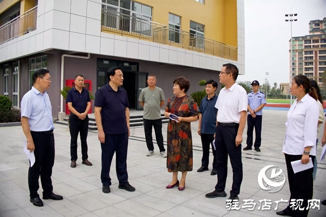 西平縣委書記侯公濤率領(lǐng)縣四大班子相關(guān)領(lǐng)導及部門主要負責人實地調(diào)研重點民生項目