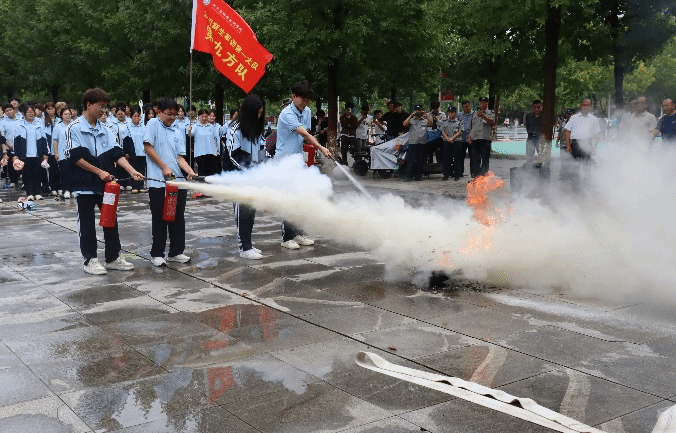防災減災,消防演練在行動 ——駐馬店職業技術學院保衛處舉辦2025級新生消防安全培訓