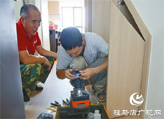 駐馬店聯(lián)通高新區(qū)分公司高效服務(wù)解民憂