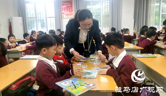 育見新力量|王明珠:以愛為帆引數海 用心為犁耕教壇