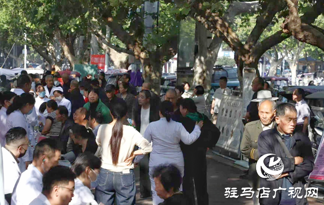  西平縣開展“服務(wù)百姓健康行動”義診與主題宣傳活動