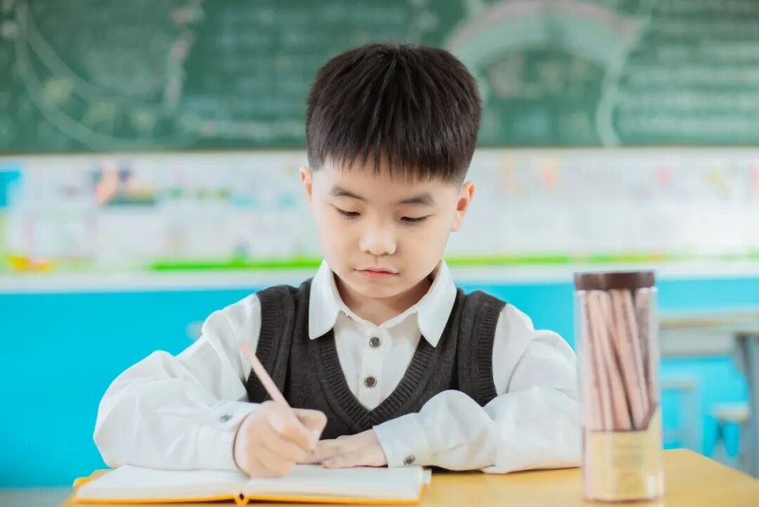 這種病正一點點偷走孩子的脊柱健康！做好3個方面，有效預(yù)防