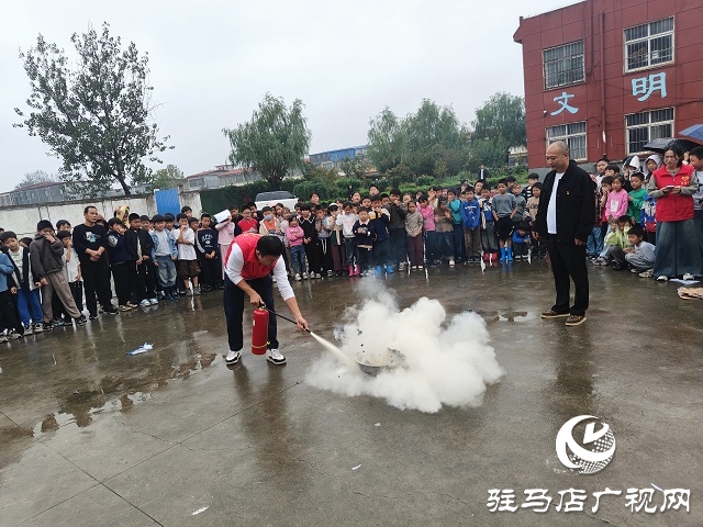 新蔡縣佛閣寺鎮舉辦“全國科普月”之科普進校園活動