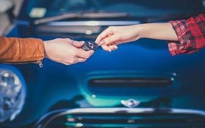 借用車輛未投保交強險，出事故后誰來擔責？