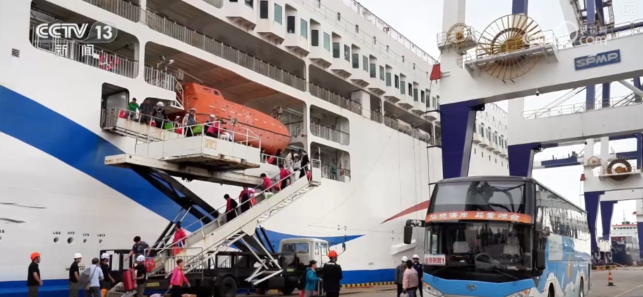 雙節同慶！中外旅客跨境游走旺 全國口岸迎出入境高峰