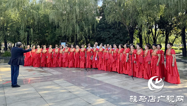 駐馬店市文化館組織下基層文藝演出 滿懷豪情歌頌祖國