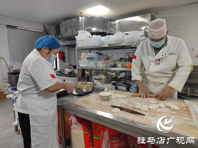 驛城區東風街道綜合養老服務中心國慶服務“不打烊” 溫情守護“夕陽紅”