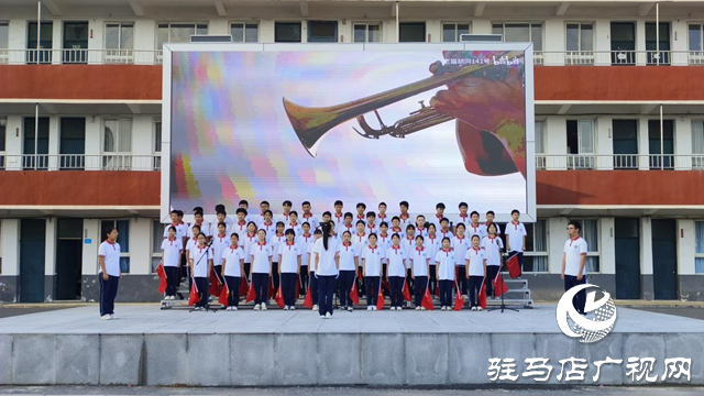 駐馬店十中學子真摯寄語告白偉大祖國