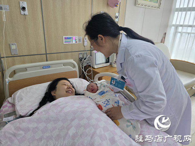 駐馬店市中心醫院:國慶寶寶扎堆出生 產房里的別樣國慶