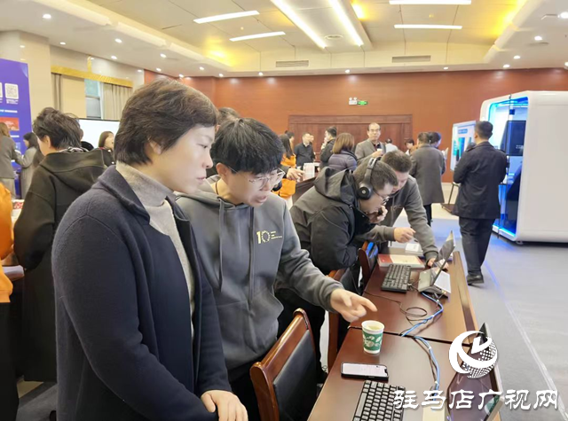 河南省第三屆高等學校外語院系書記 院長（主任）論壇在黃淮學院舉行