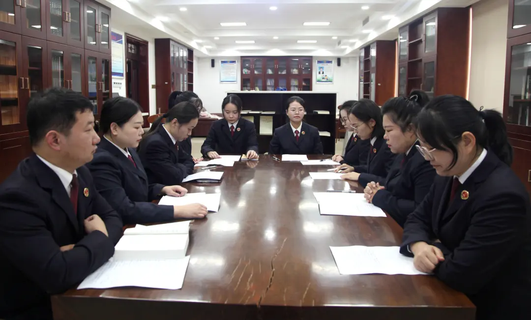 正陽(yáng)縣人民檢察院開(kāi)展“書(shū)香潤(rùn)檢”十月份讀書(shū)分享會(huì)