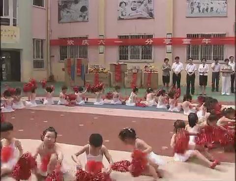 市領導余學友等深入市區部分幼兒園看望慰問兒童和幼教工作者